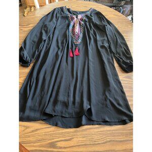 Sami & Jo black embroidered front long open sleeved dress size 2X
